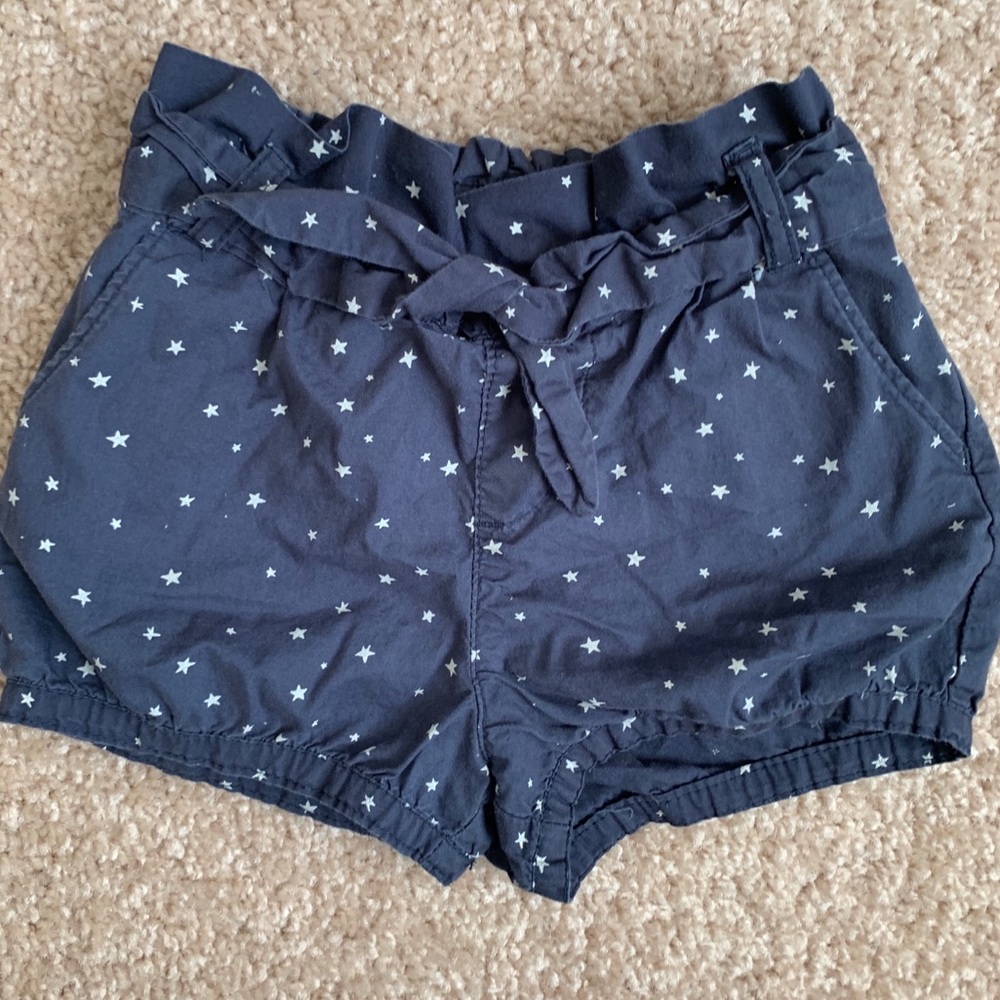 Gap Star Bubble Shorts and White top combo - 2T